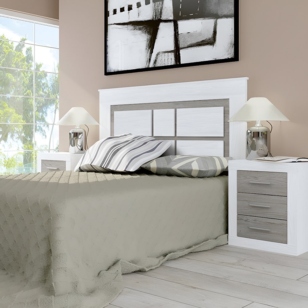 Dormitorio compuesto por: Cabecero blanco molduras cava. Mesita blanca.