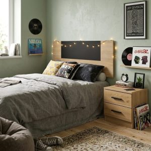 Conjunto de dormitorio juvenil, cabecero y mesita de noche 2 cajones, color roble, detalles negros - Merz