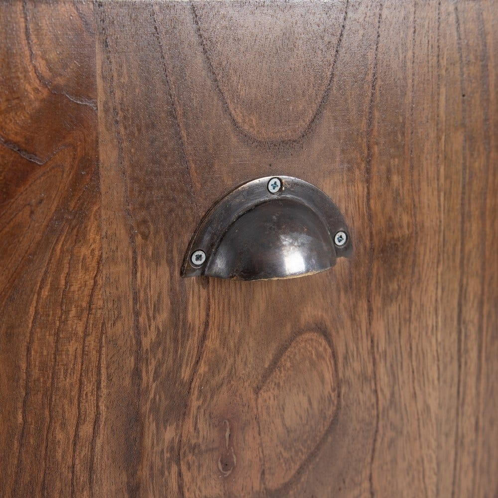 Tirador de concha. Aparador de madera maciza mindi, estilo vintage, patas de metal, tablero colorido y estante - Jakarta